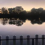 Le Bord D'eau *