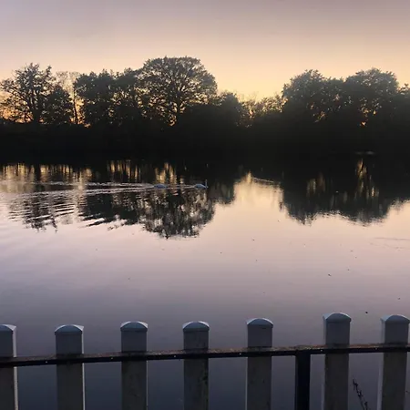 Le Bord D'eau *